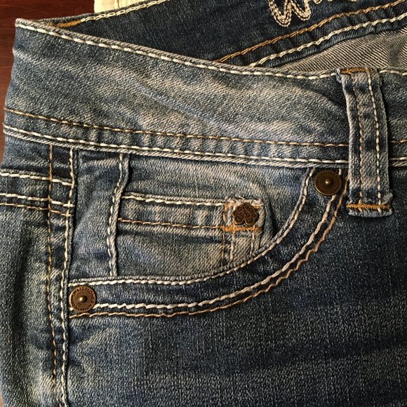 WALLFLOWER Classic Cuffed Denim Shorts Size 3 - Picture 3 of 14